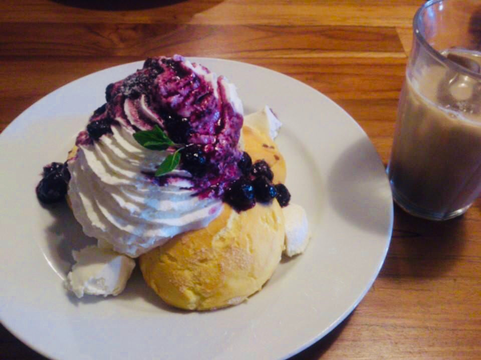 【わたしの極上♡札幌ライフ】ずっと大好き!札幌の人気カフェ「カフェブルー」のパンケーキ