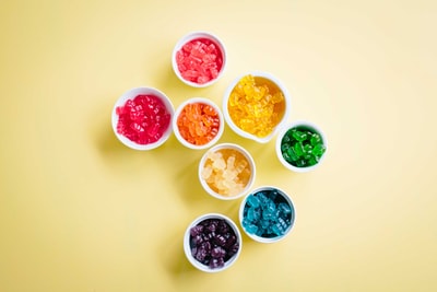 実は強い味方?身近にある【色】で運も気分もUP?!