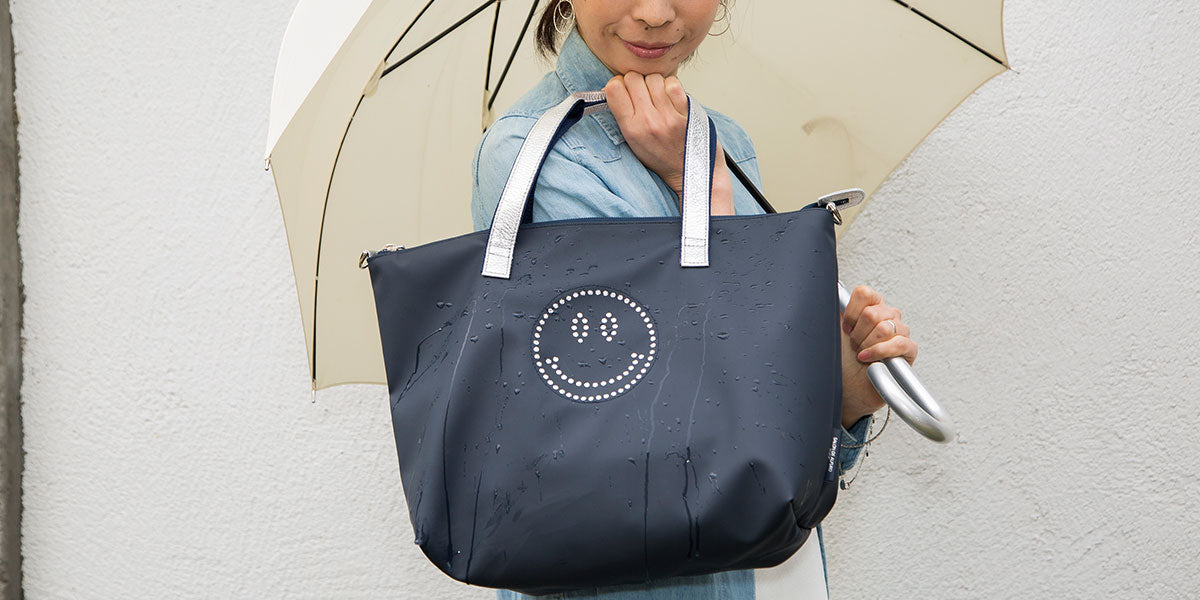 「雨が好き!」梅雨を楽しむ撥水BAGはこんなに頼りになる!