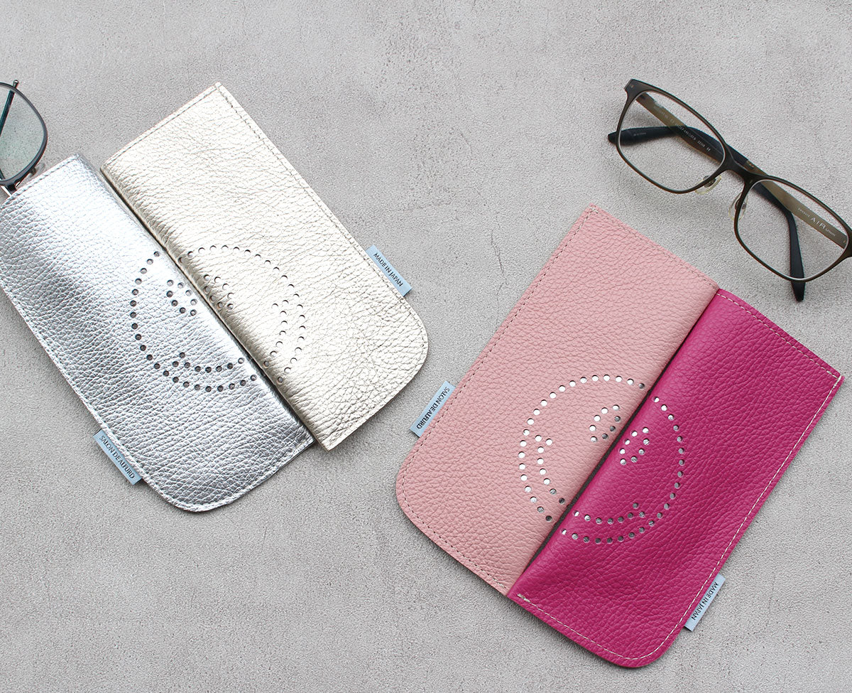 1718-la スマイル 眼鏡ケース