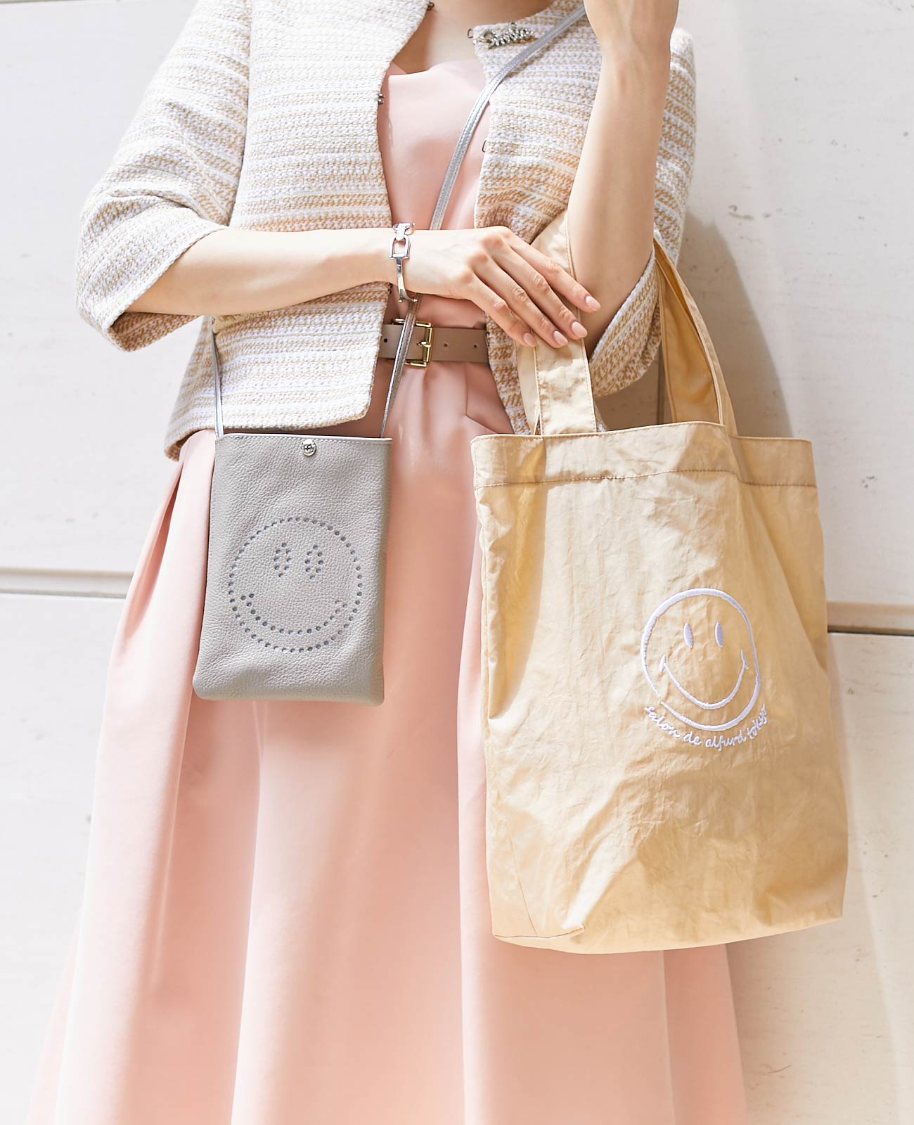 ※スマホポシェットは別売りです