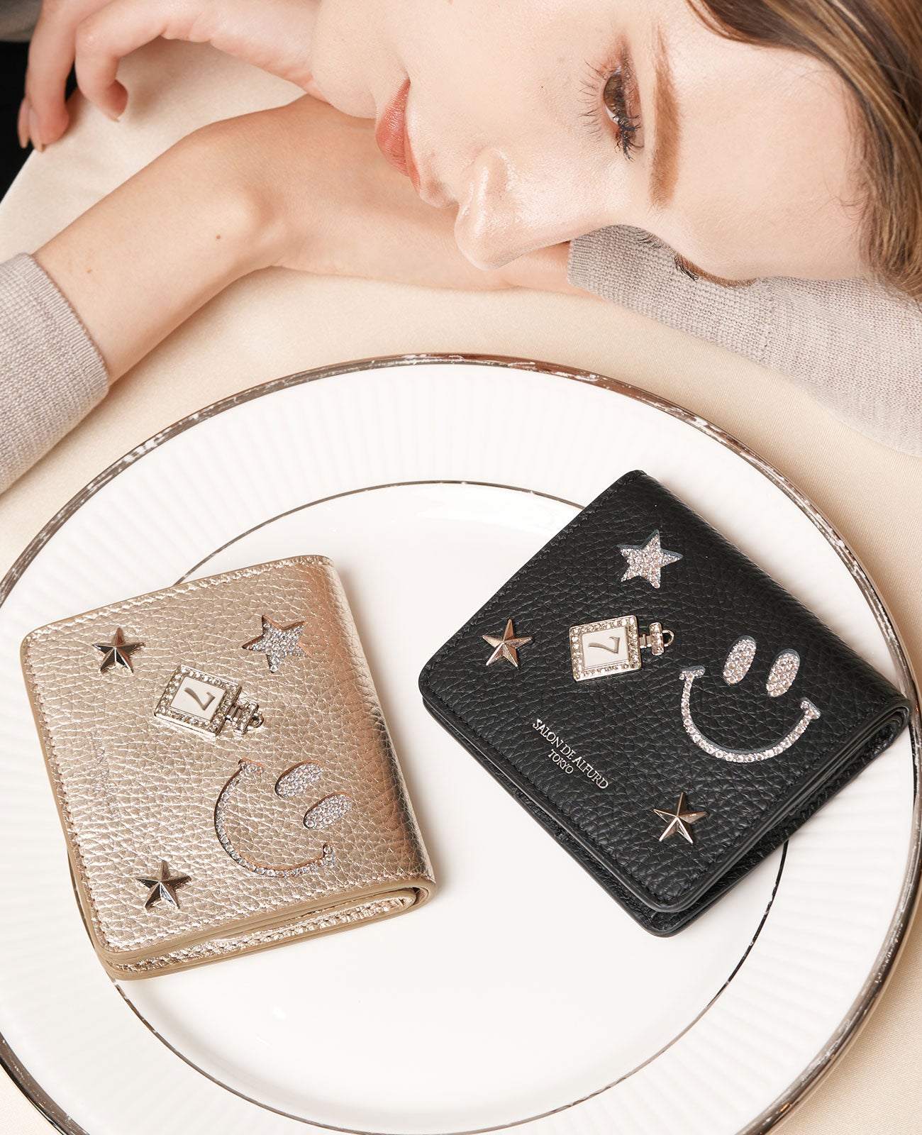 1760 ルクーチェ 二つ折り ミニ財布