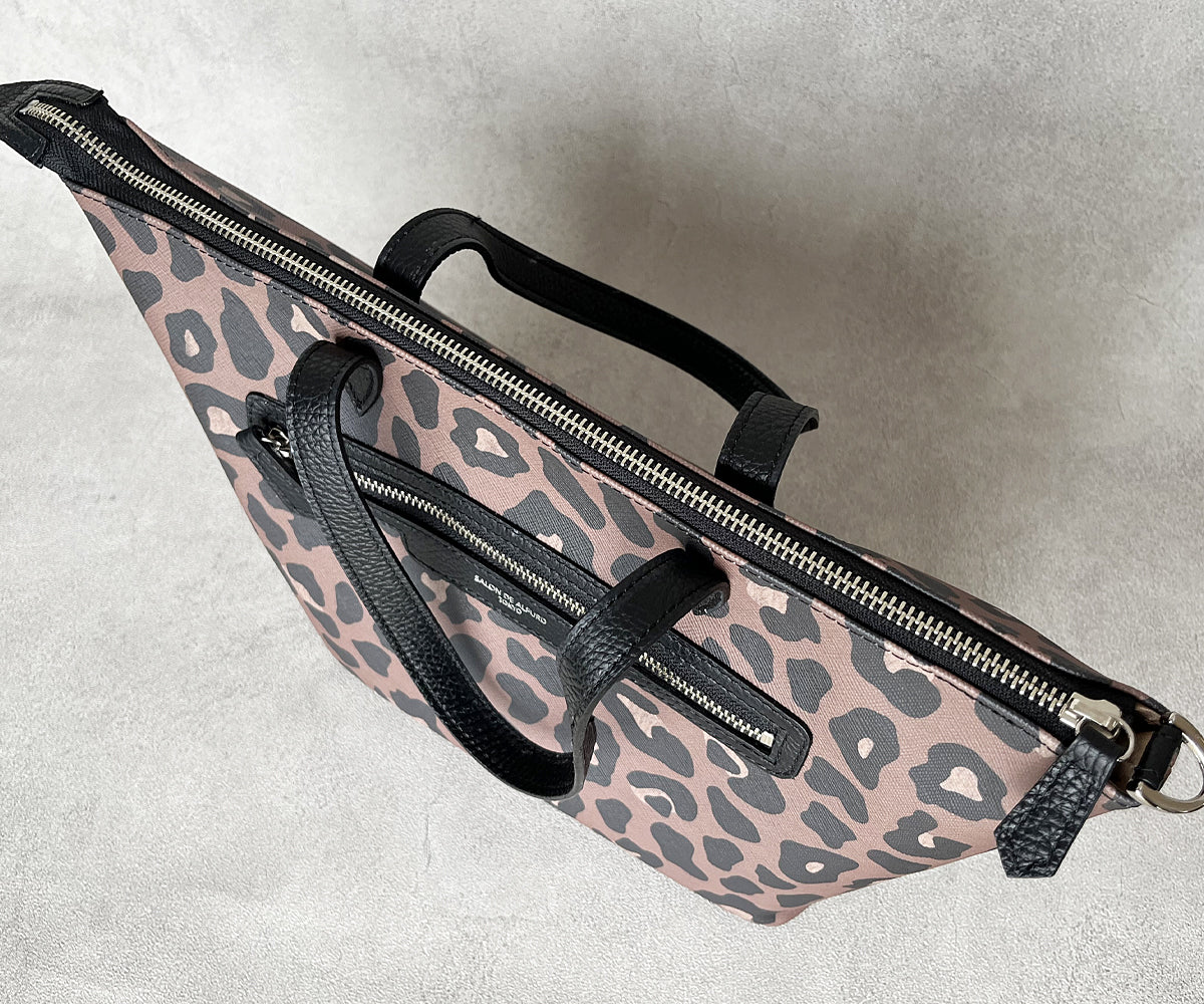 サックドプロムナード ZIP付き トートバッグ PMサイズ ヴィーガン素材ver. 1825-leo