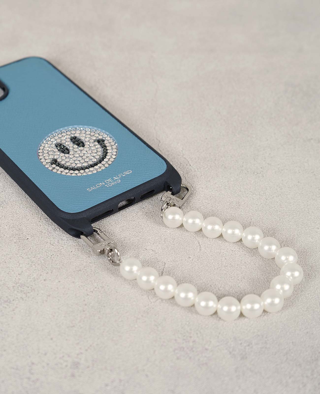 ショルダーは取り外し可能ですから、別売のショートハンドルに変えて自分だけのおしゃれを楽しむことも