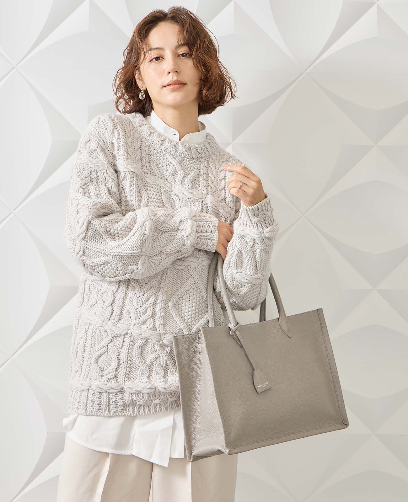 モデル着用カラー:セメント