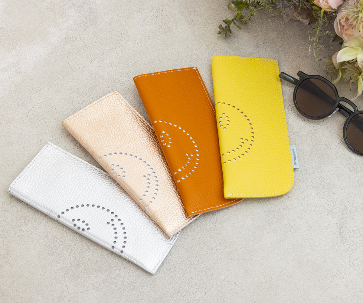 1718-la スマイル 眼鏡ケース