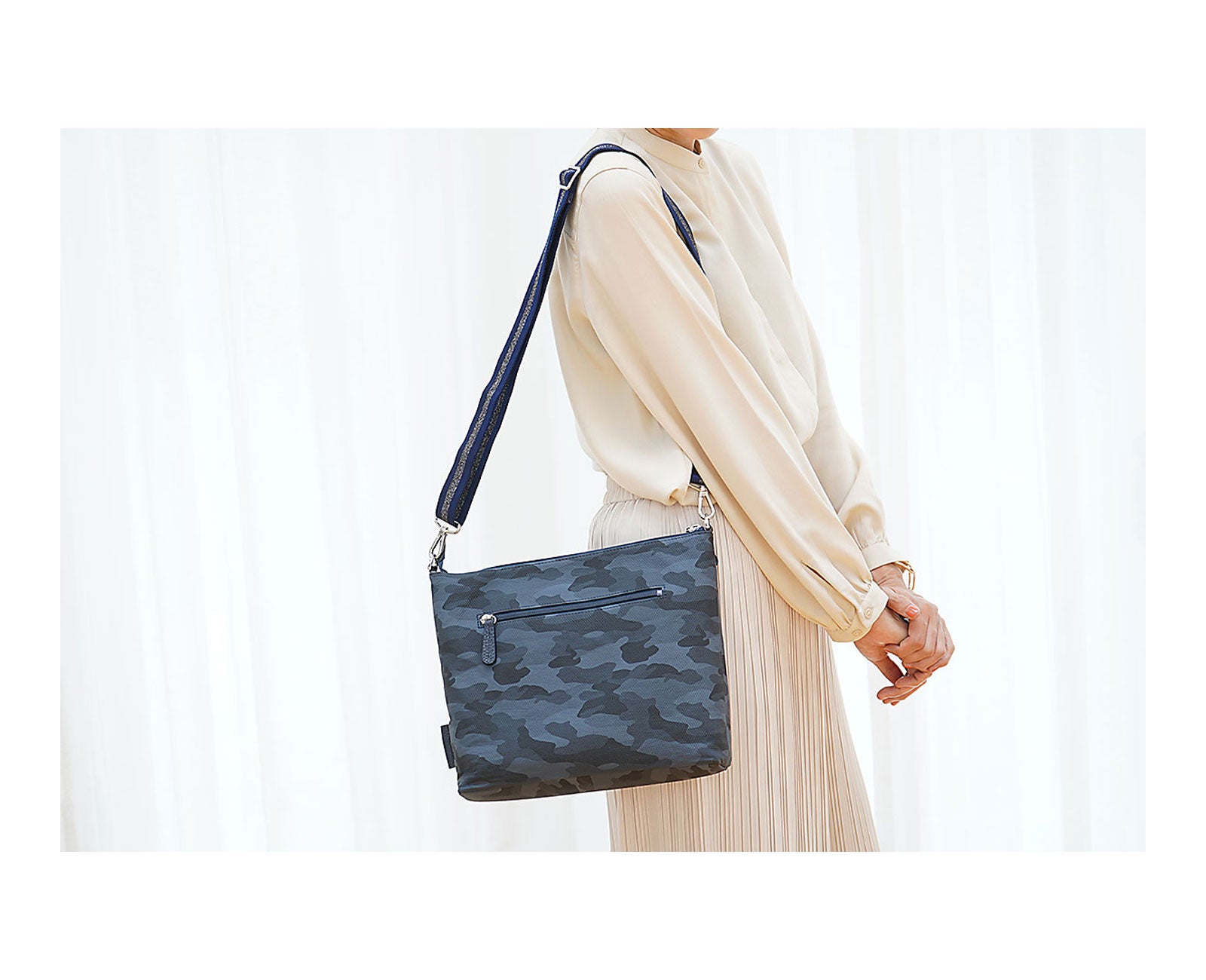 スマイル ホリゾンタルポシェット Mサイズ PVCカモフラVer. 1331-cam