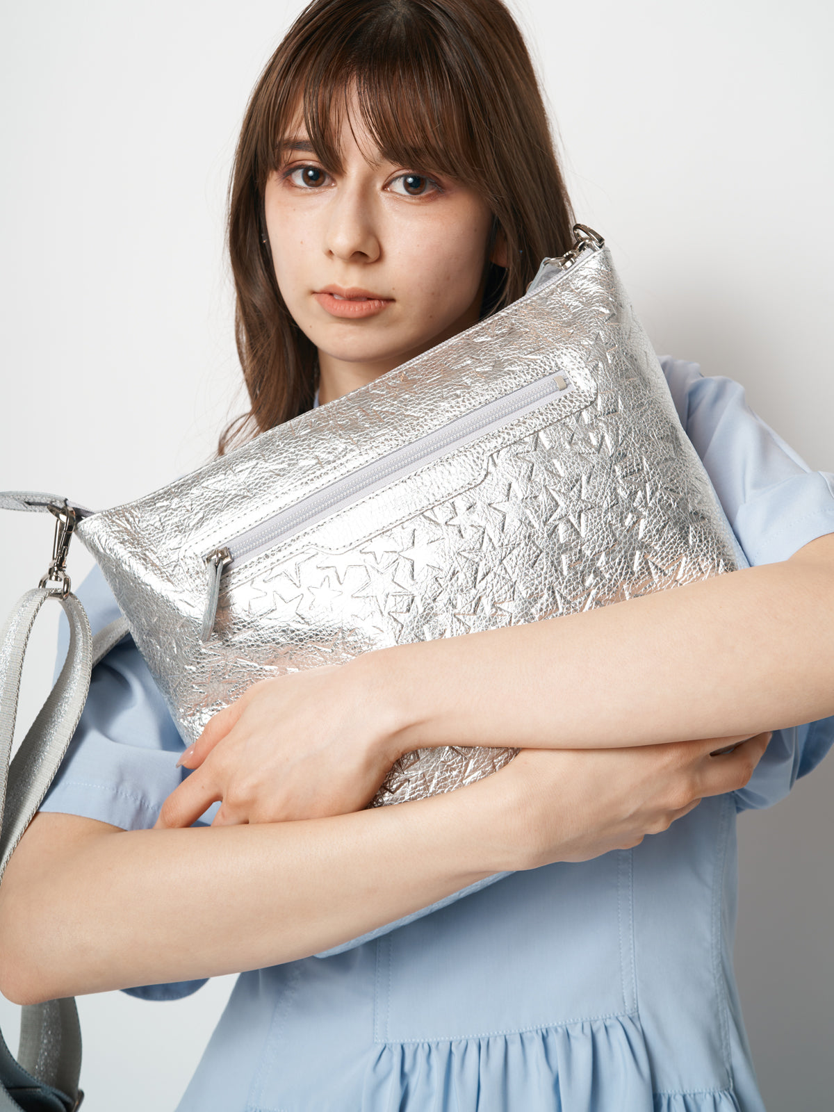 モデル着用カラー：シルバー