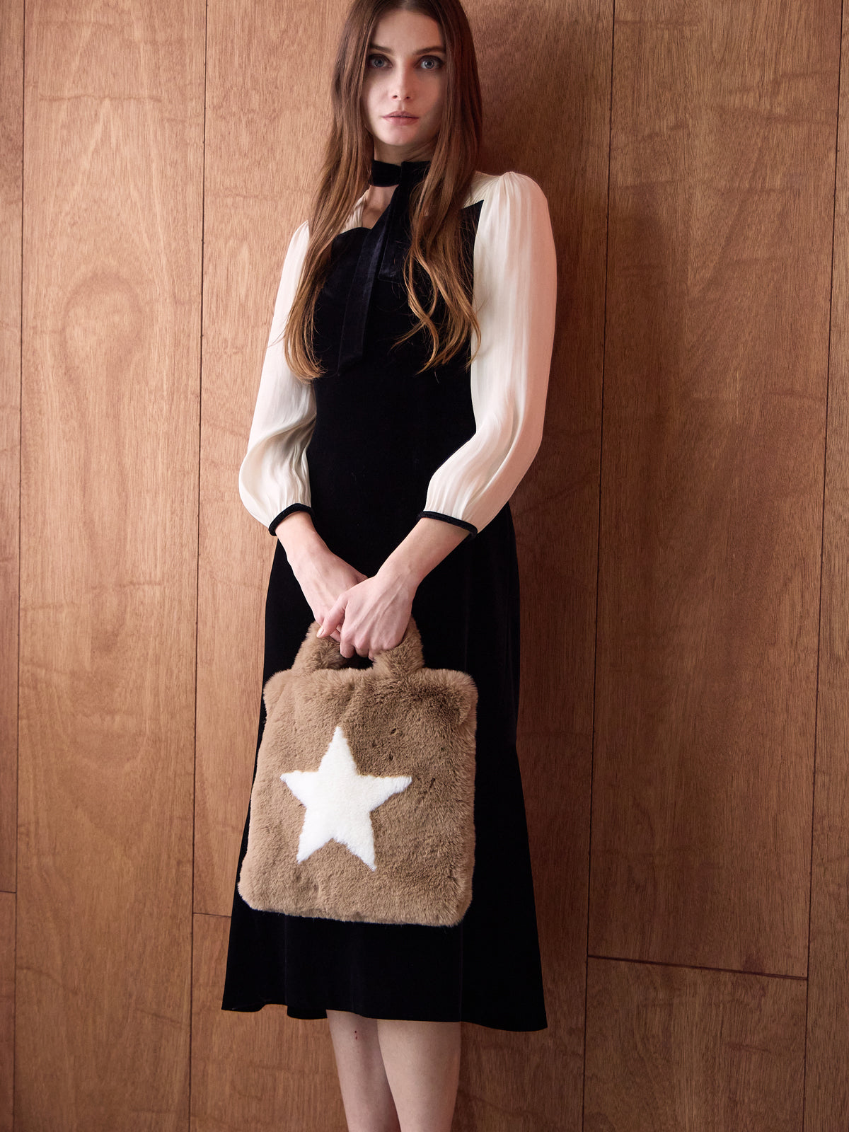 モデル着用カラー：モカ