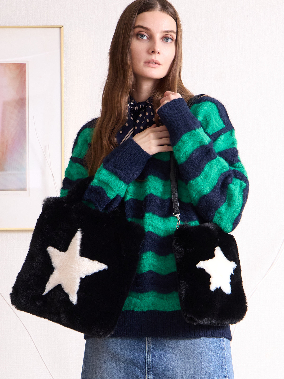 モデル着用カラー：ブラック　※ポシェットは別売りです