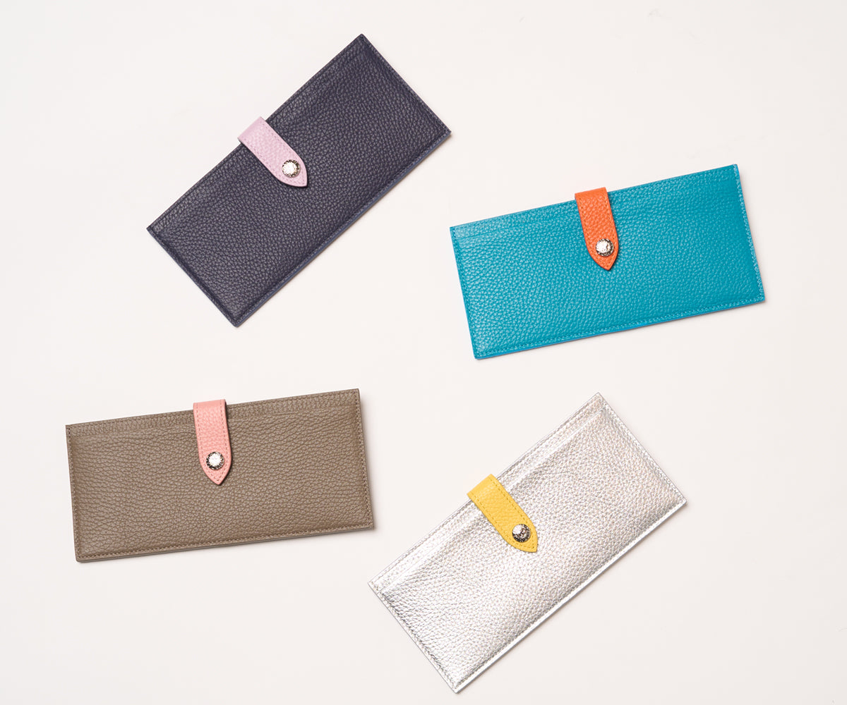 男性へのギフトにも選びやすい上品カラー