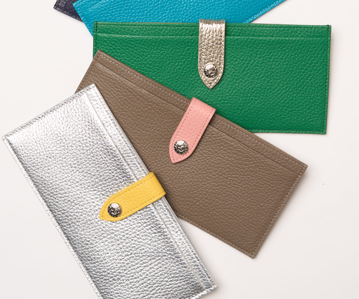 運気も上がりそうなゴールド・ピンク・イエローのフラップ