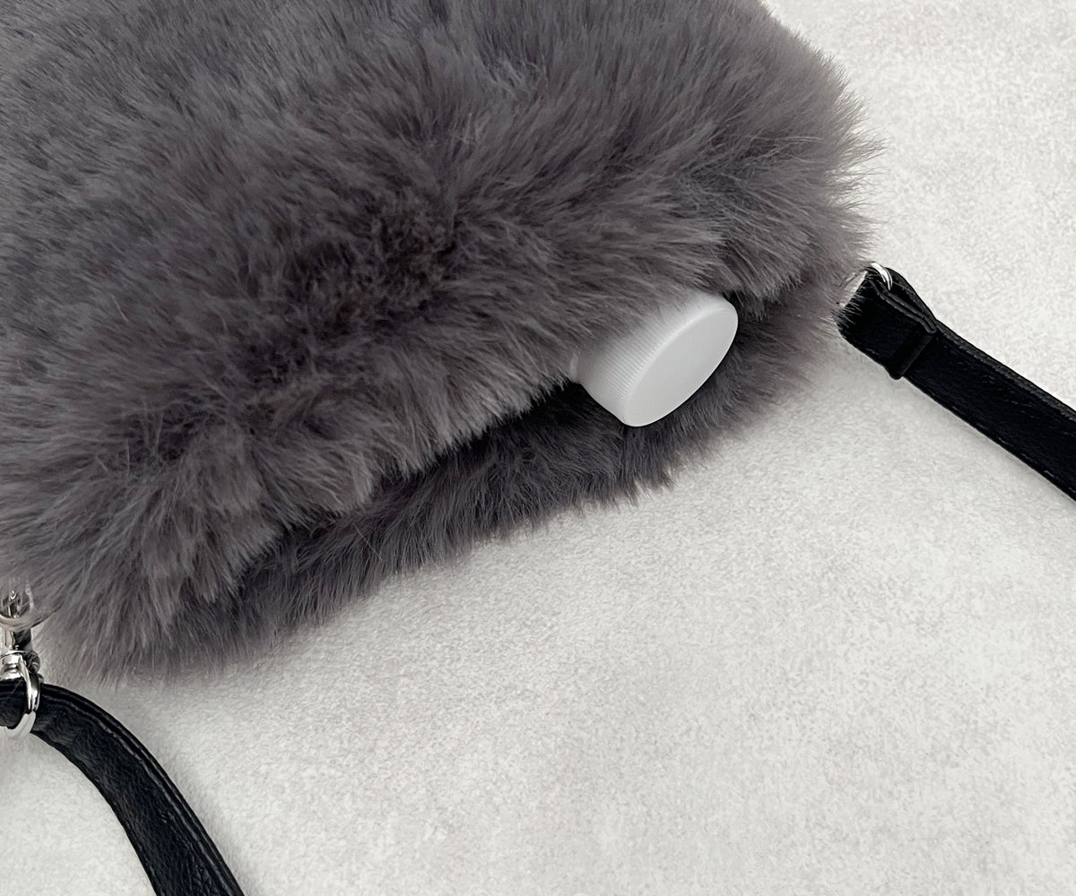 500mlペットボトルも入る余裕のサイズ。※少し飛び出します