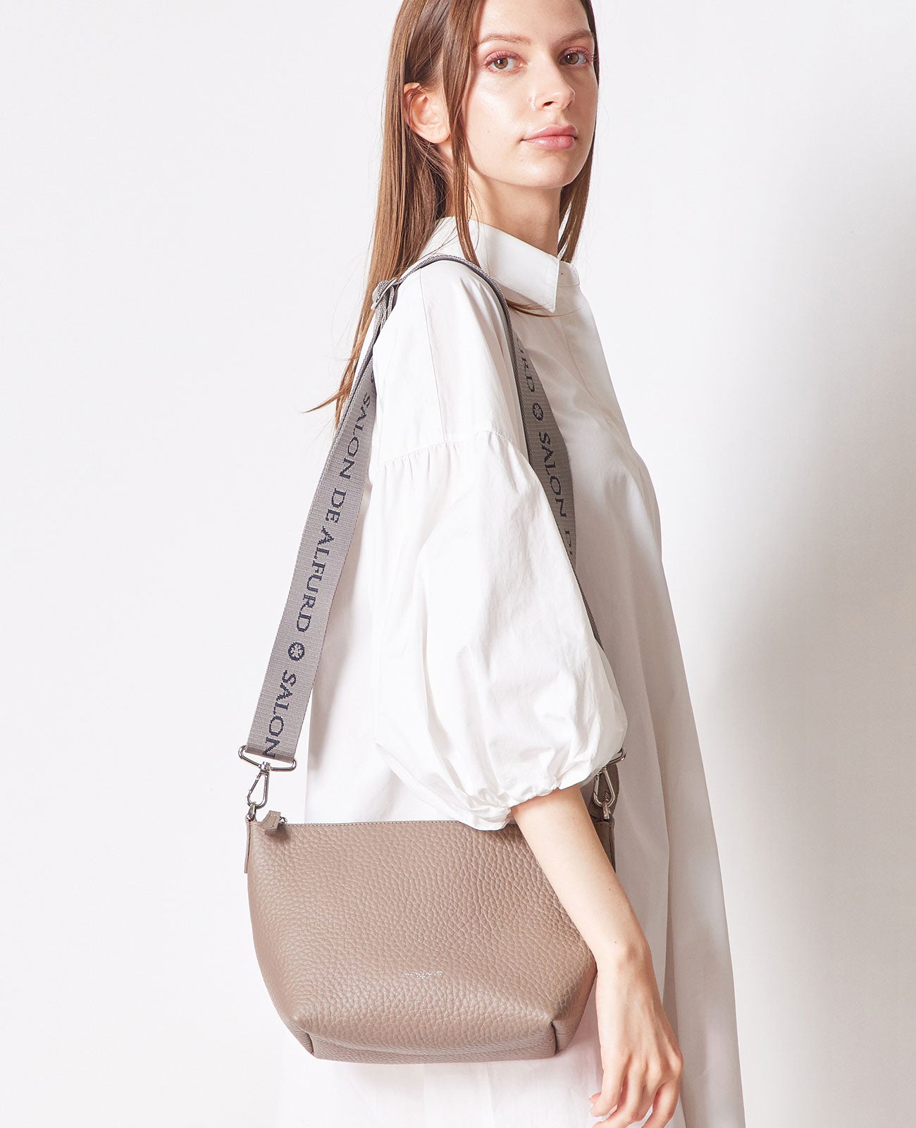 モデル着用カラー：トープ