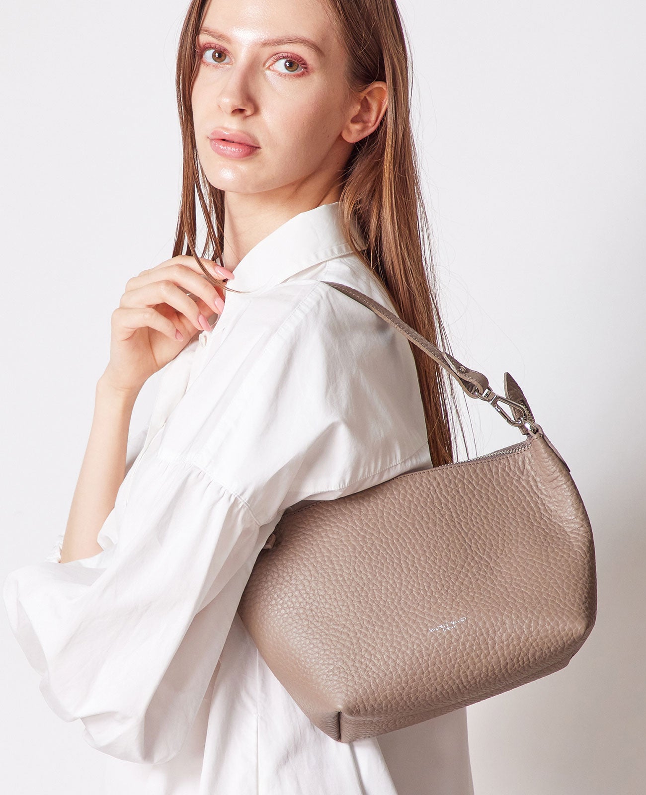 モデル着用カラー：トープ