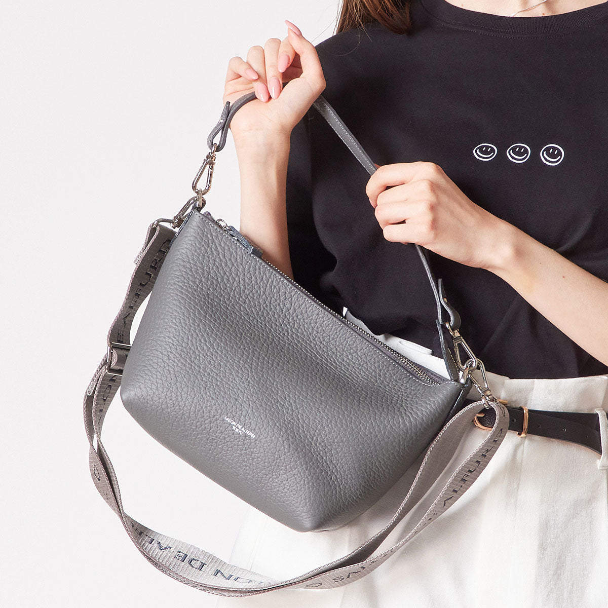 モデル着用カラー：アッシュ