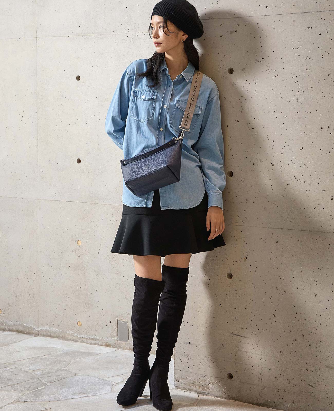 モデル着用カラー：ネイビー ※ショルダーの仕様が異なります