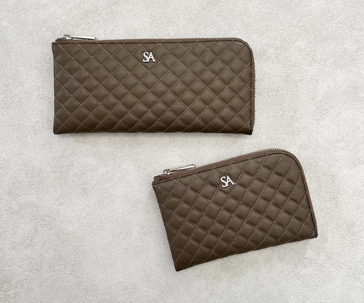 収納力を重視される方には テネラ L字ファスナー 長財布 SAロゴ入り もご用意しています