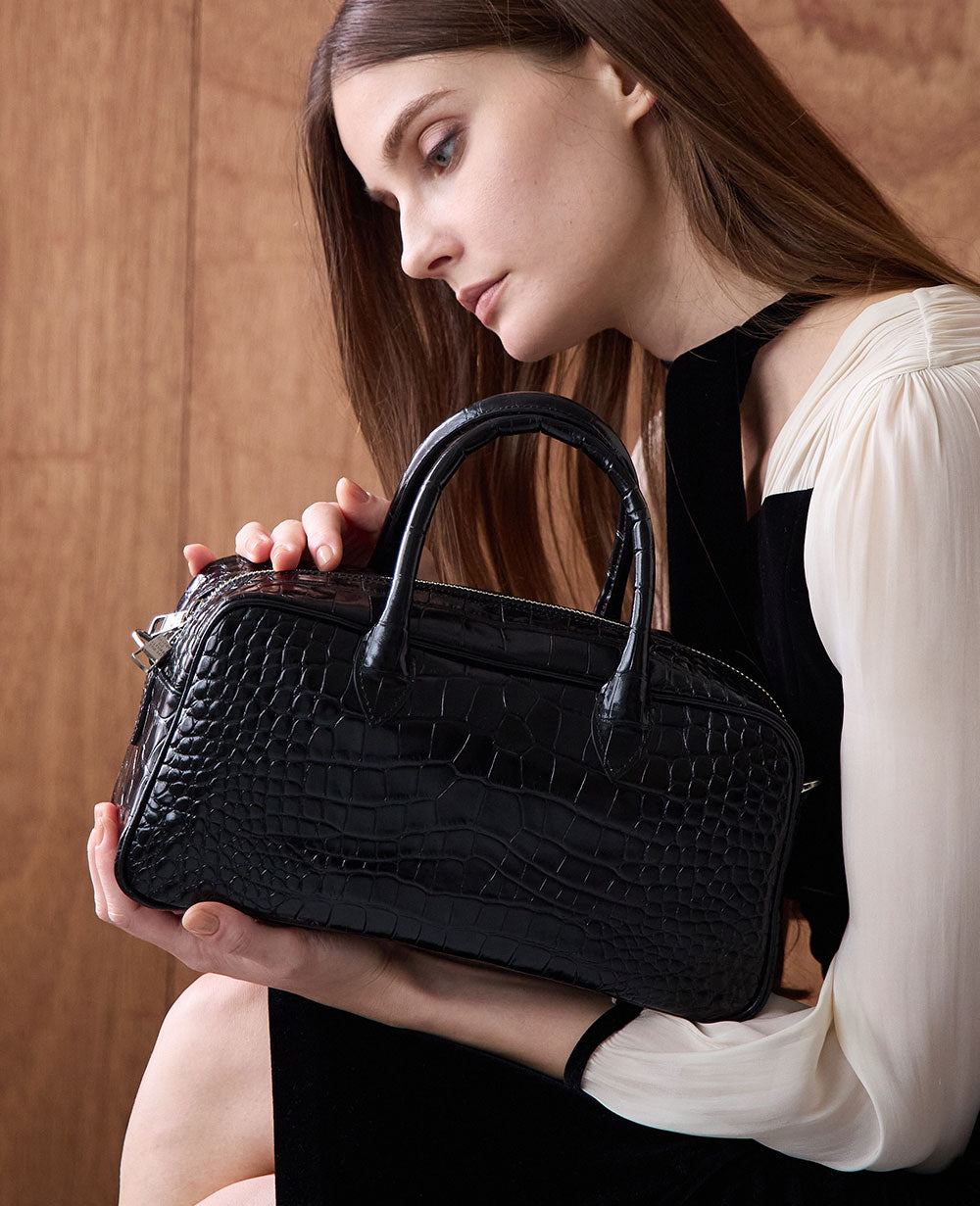 モデル着用カラー：ブラック