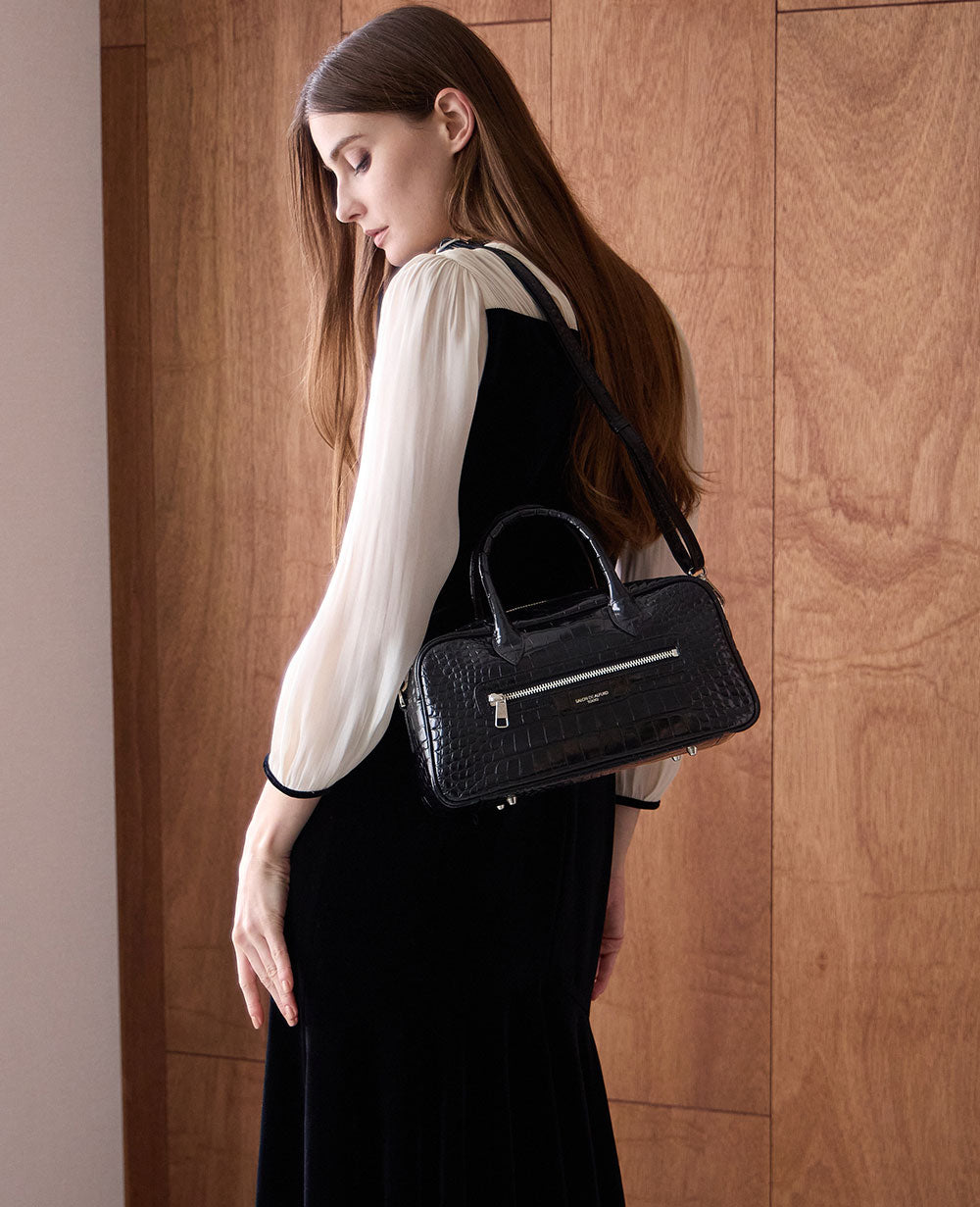 モデル着用カラー：ブラック