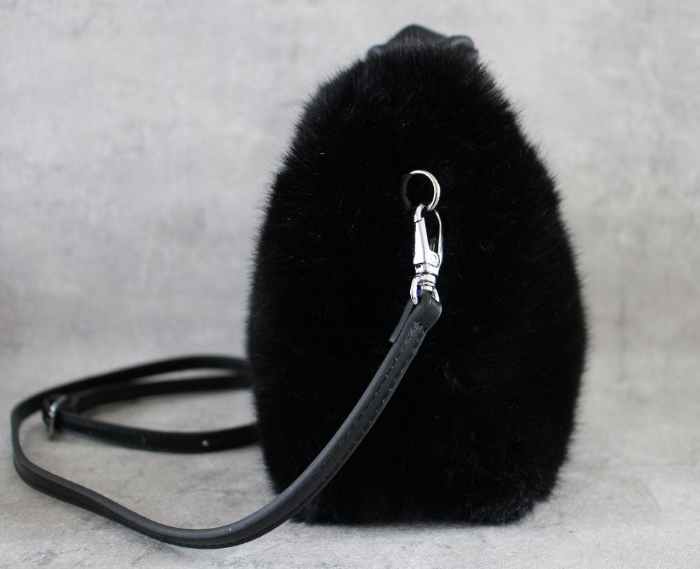 ロングショルダーは簡単に取り外し可能です。