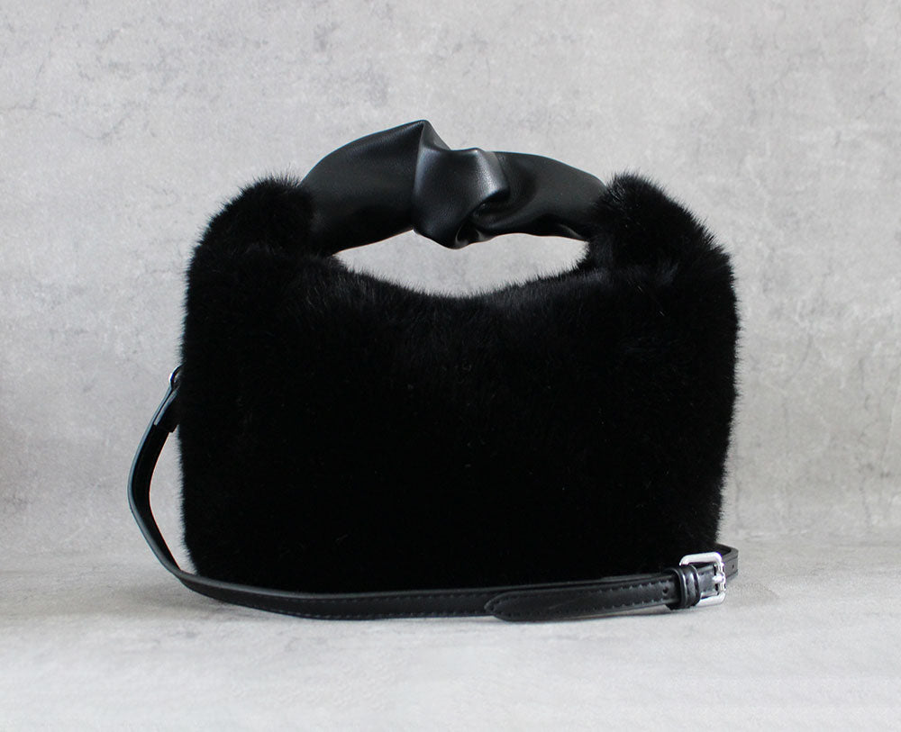 丸みのあるフォルムが、大人世代にも可愛さをプラス。