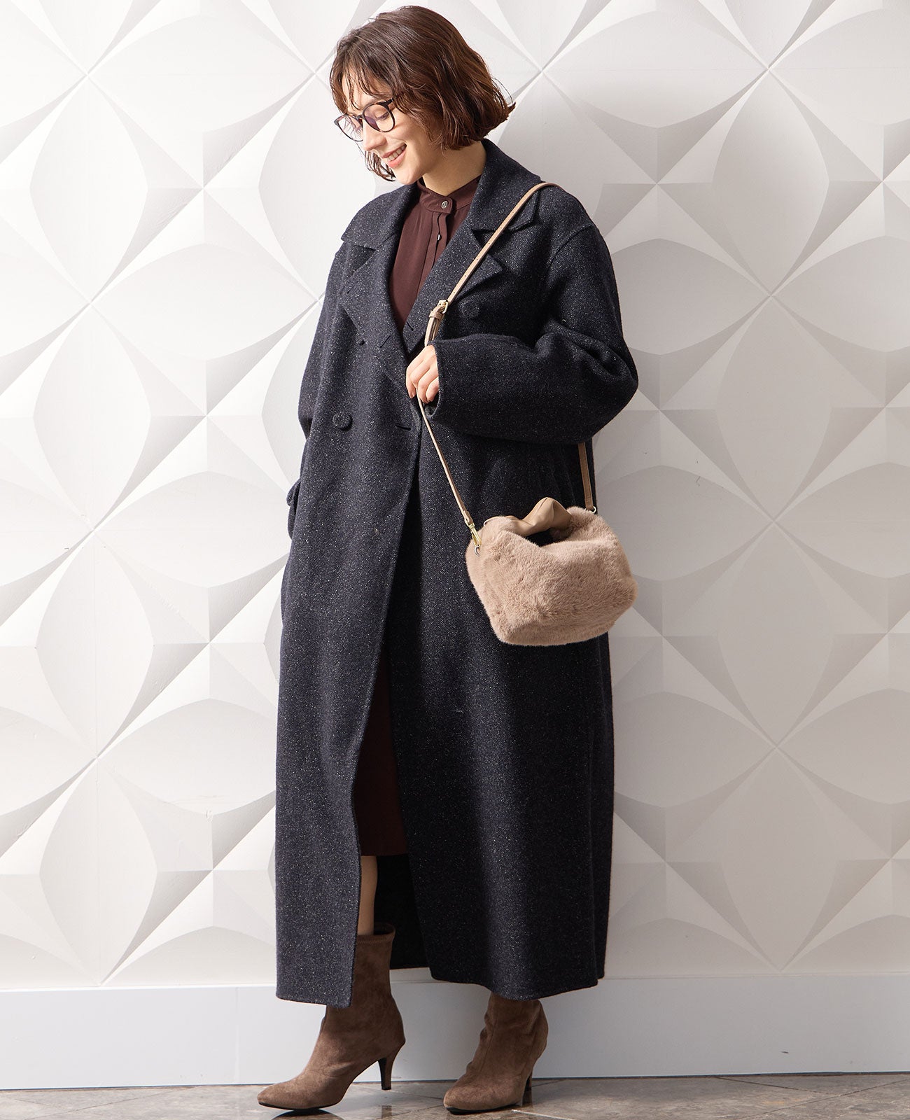 モデル着用カラー：グレージュ