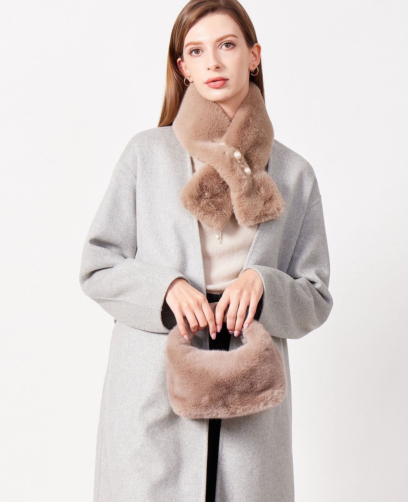 モデル着用カラー：グレージュ