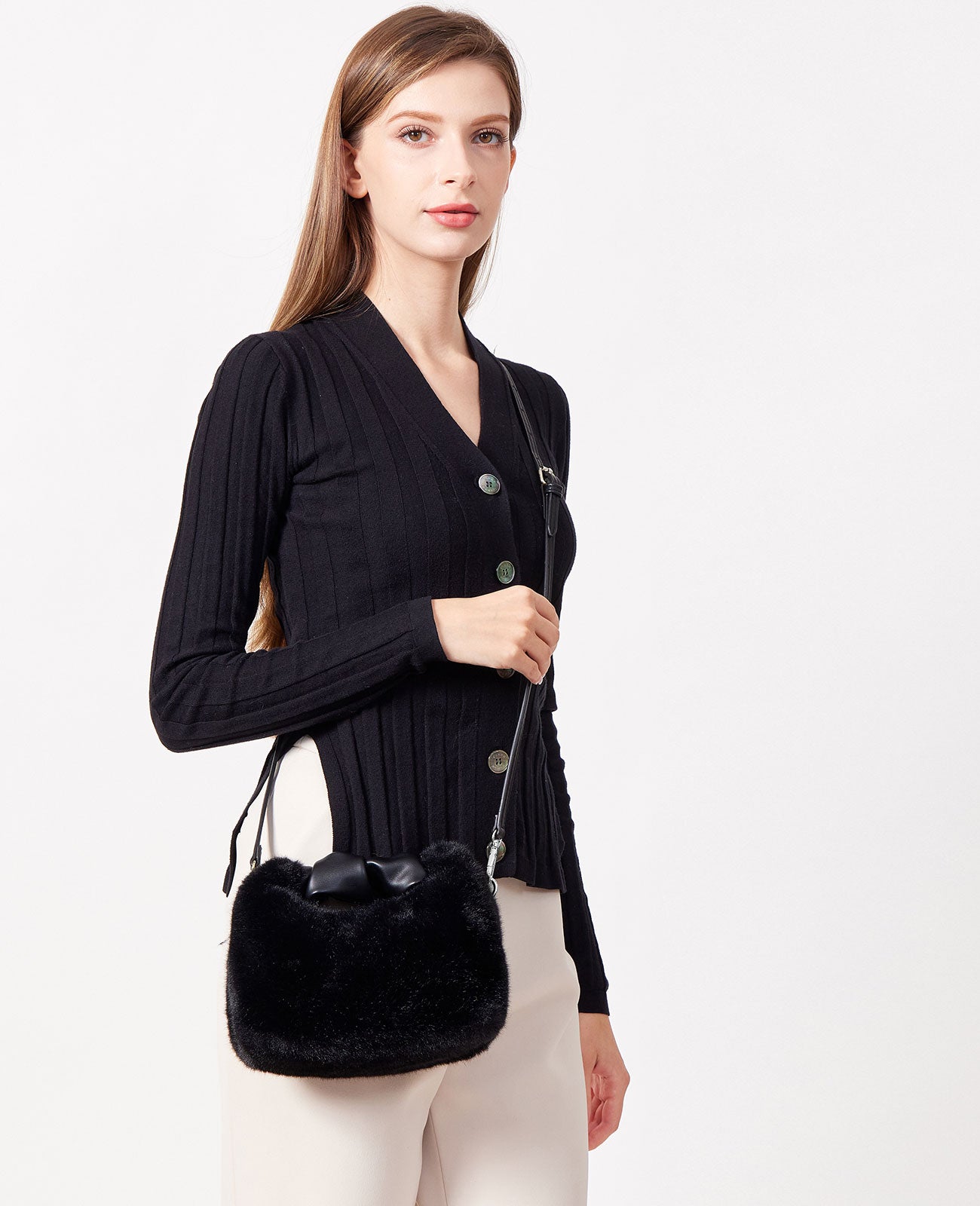 モデル着用カラー：ブラック