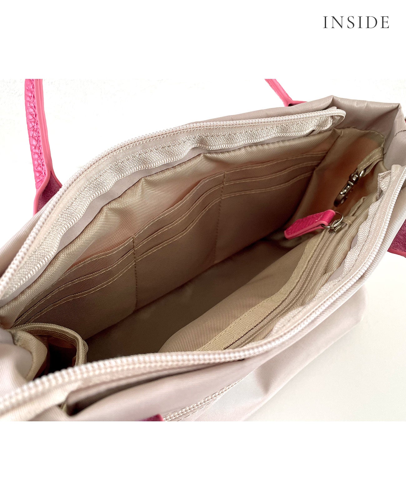 INSIDE（カードサイズポケット側）