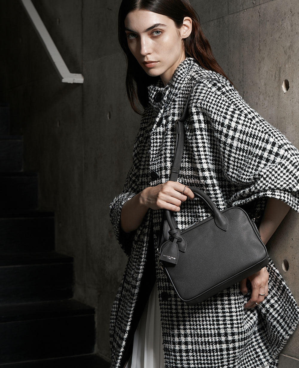 モデル着用カラー：グラファイト