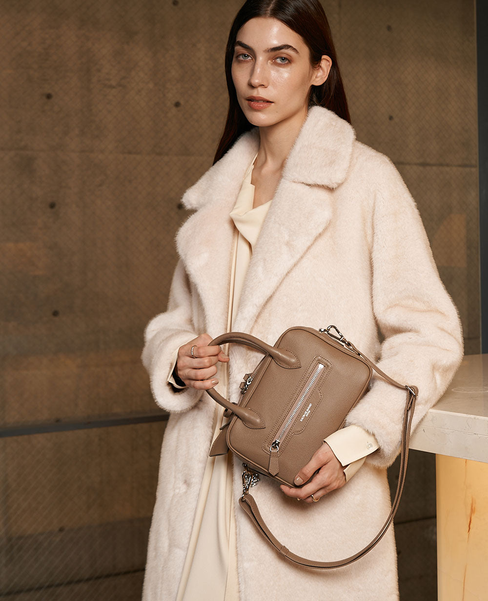 モデル着用カラー：トープ