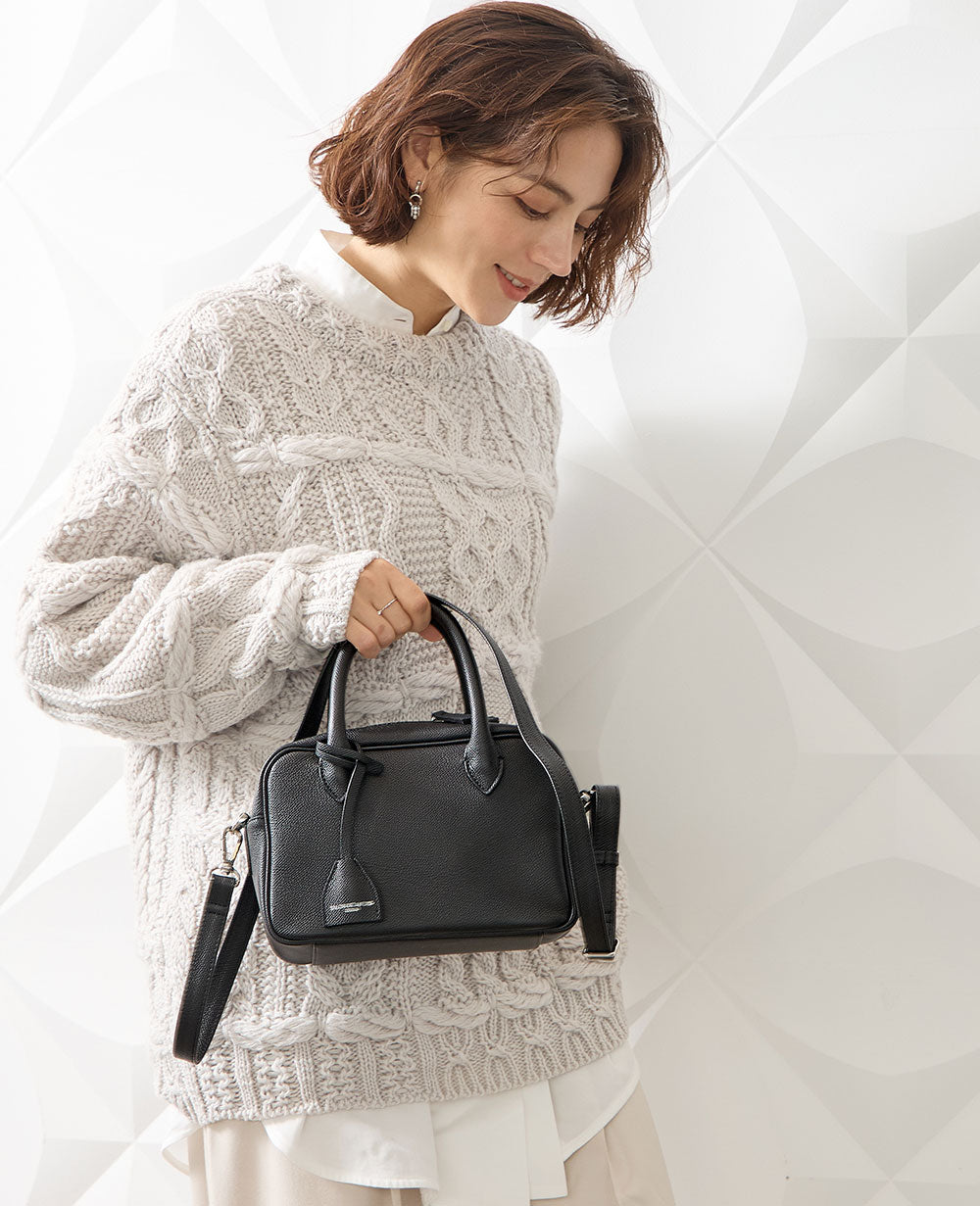 モデル着用カラー：ブラック