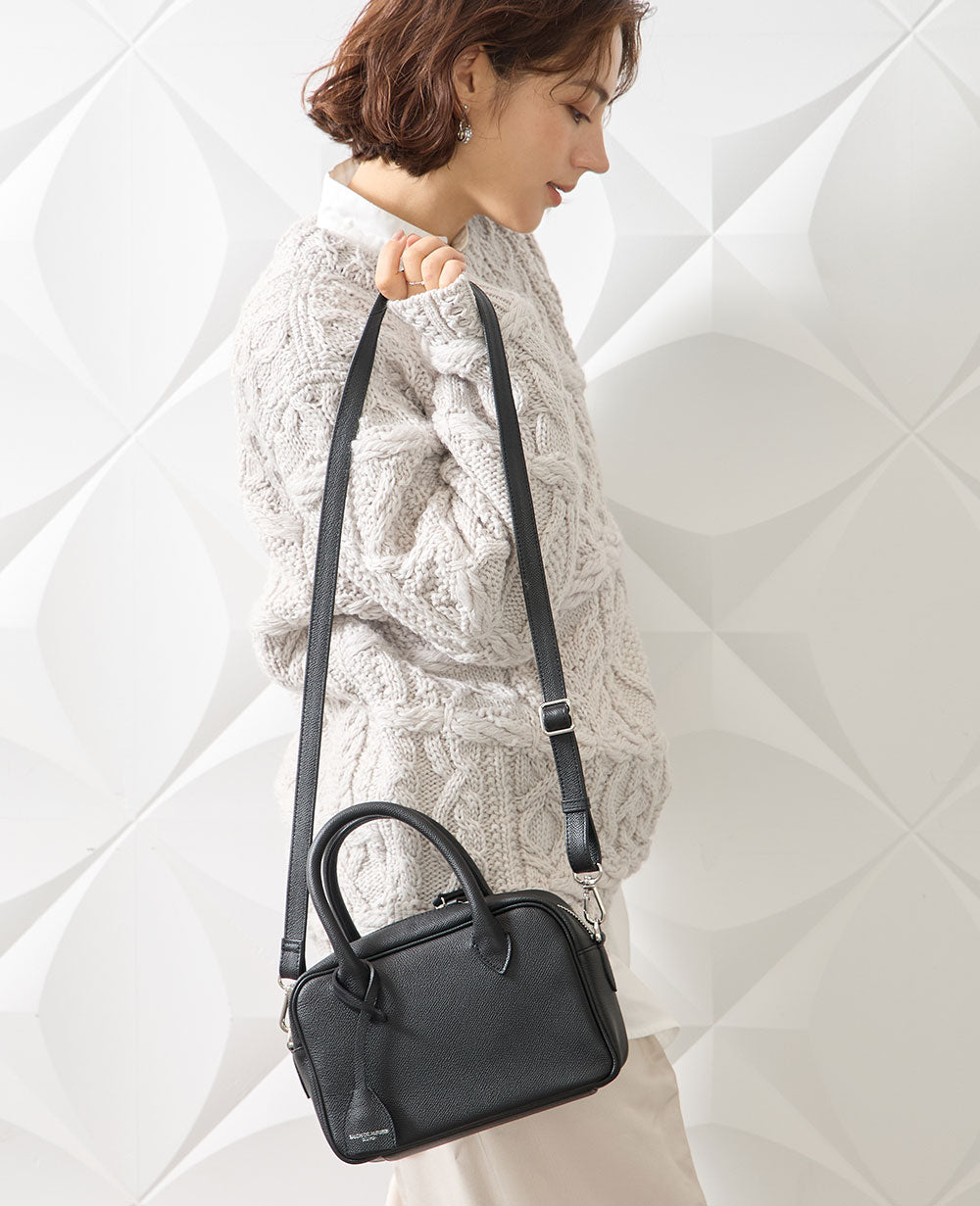 モデル着用カラー：ブラック