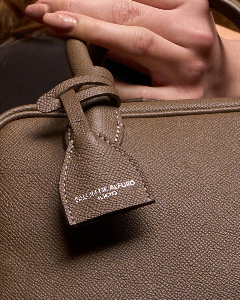 モデル着用カラー：トープ