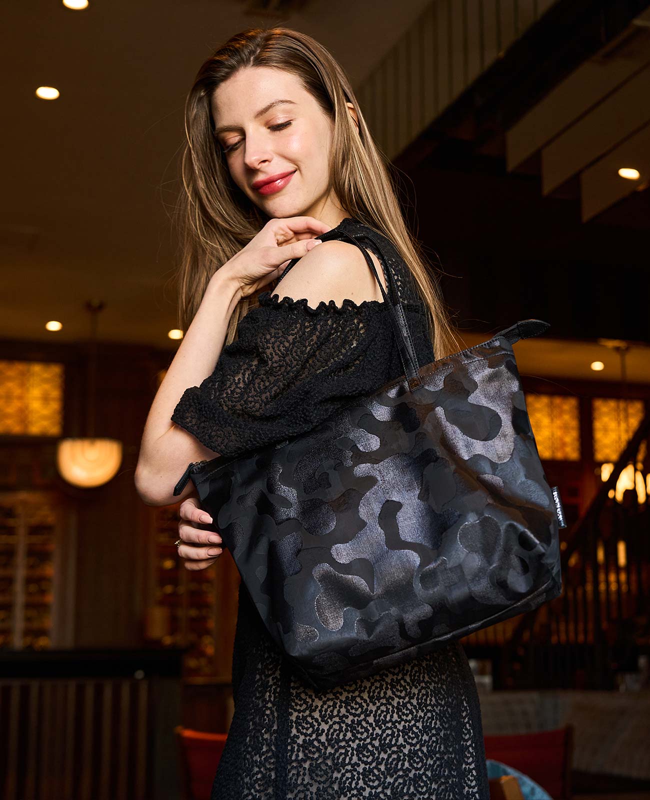 モデル着用カラー：ブラック