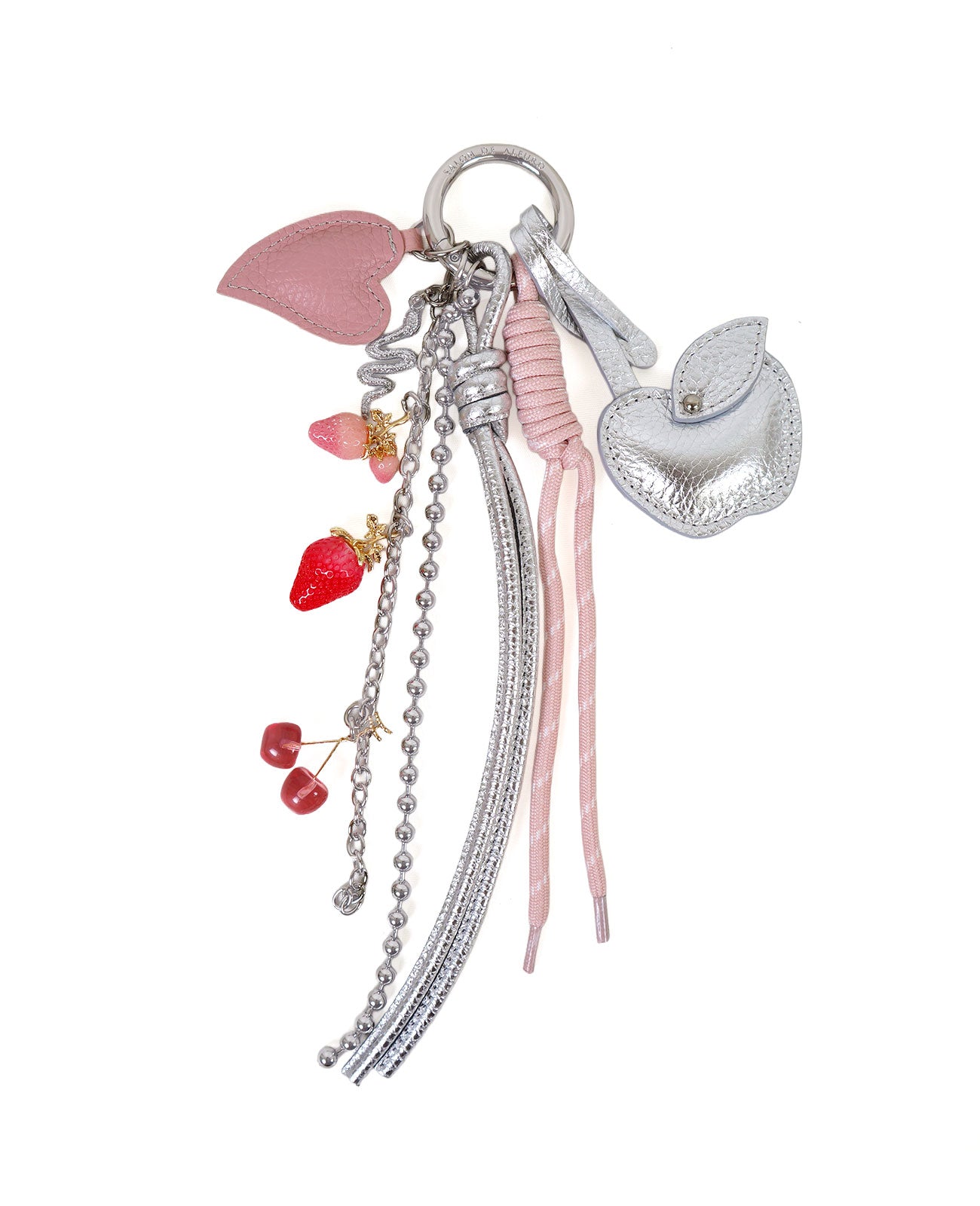 さくです　バッグチャーム 定番となりつつある【スクエアバッグ×ビッグチャーム】改めて合わせる