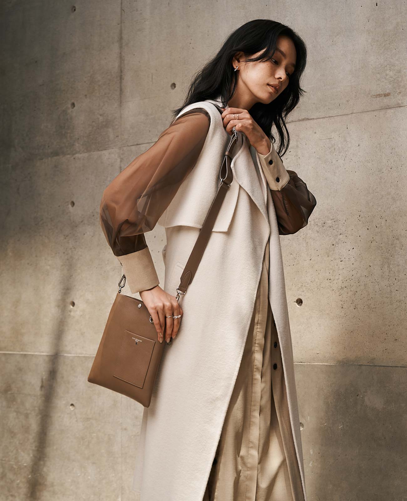 モデル着用カラー：トープ