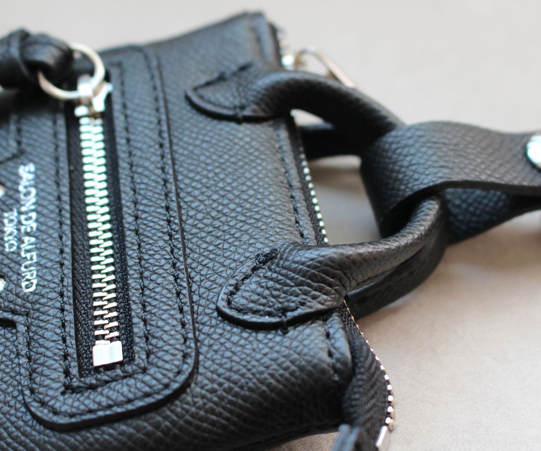 新品未使用！アパルトモン購入 ラスト一個 新作チャーム ZIMOMO MONSTERS ANGEL IN CLOUDS ぬいぐるみ THE MONSTERS ANGEL IN