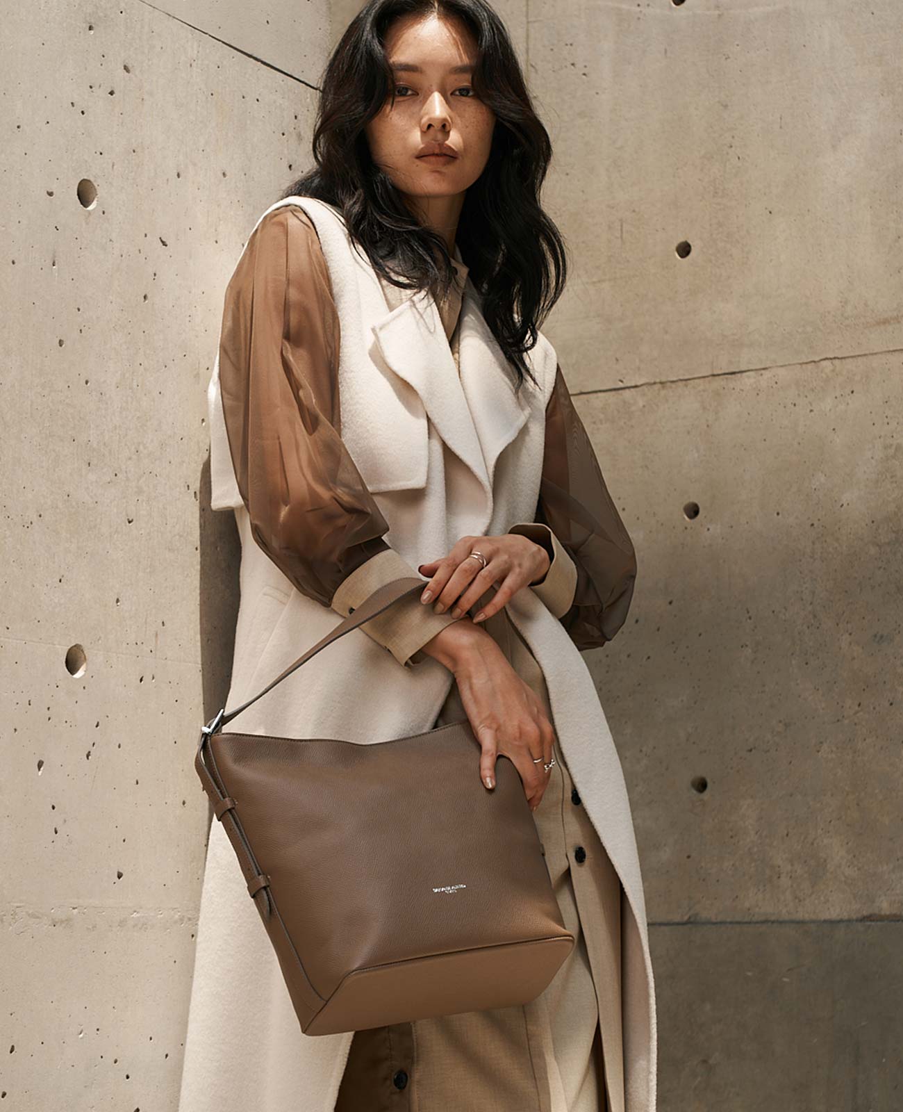 モデル着用カラー：トープ