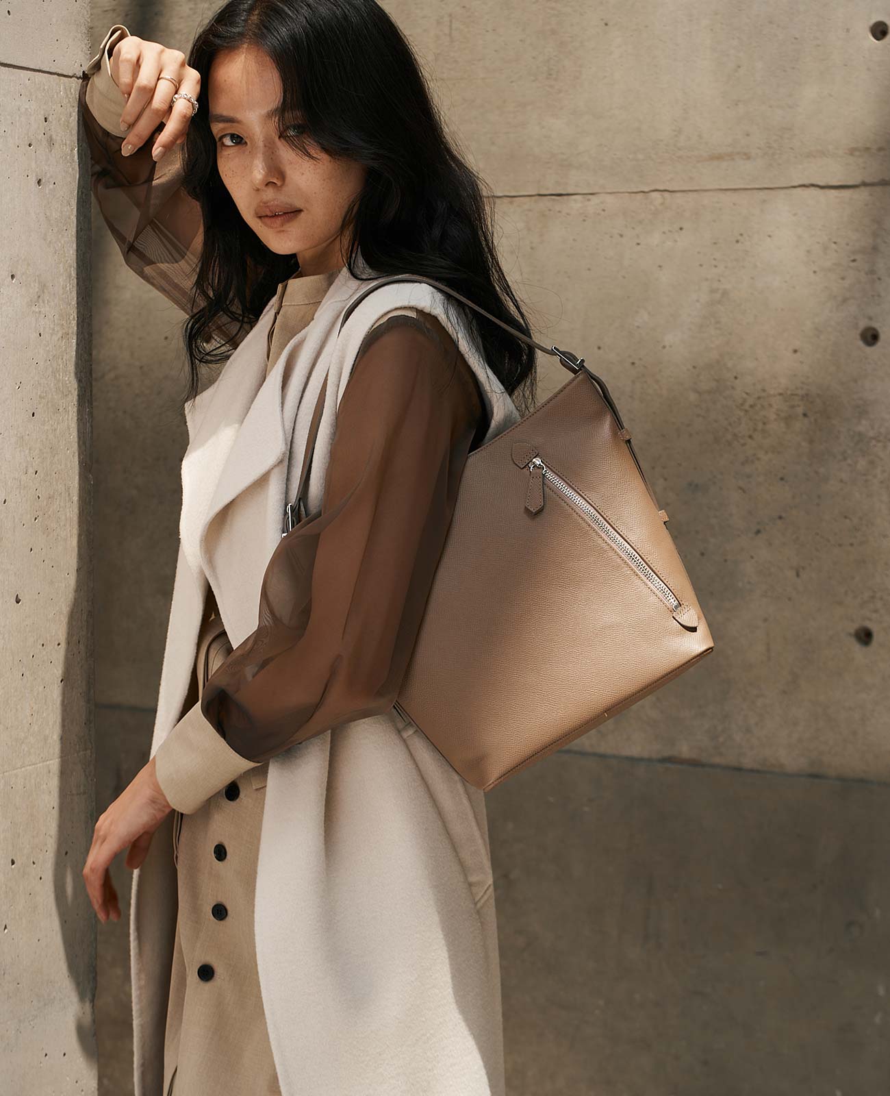 モデル着用カラー：トープ