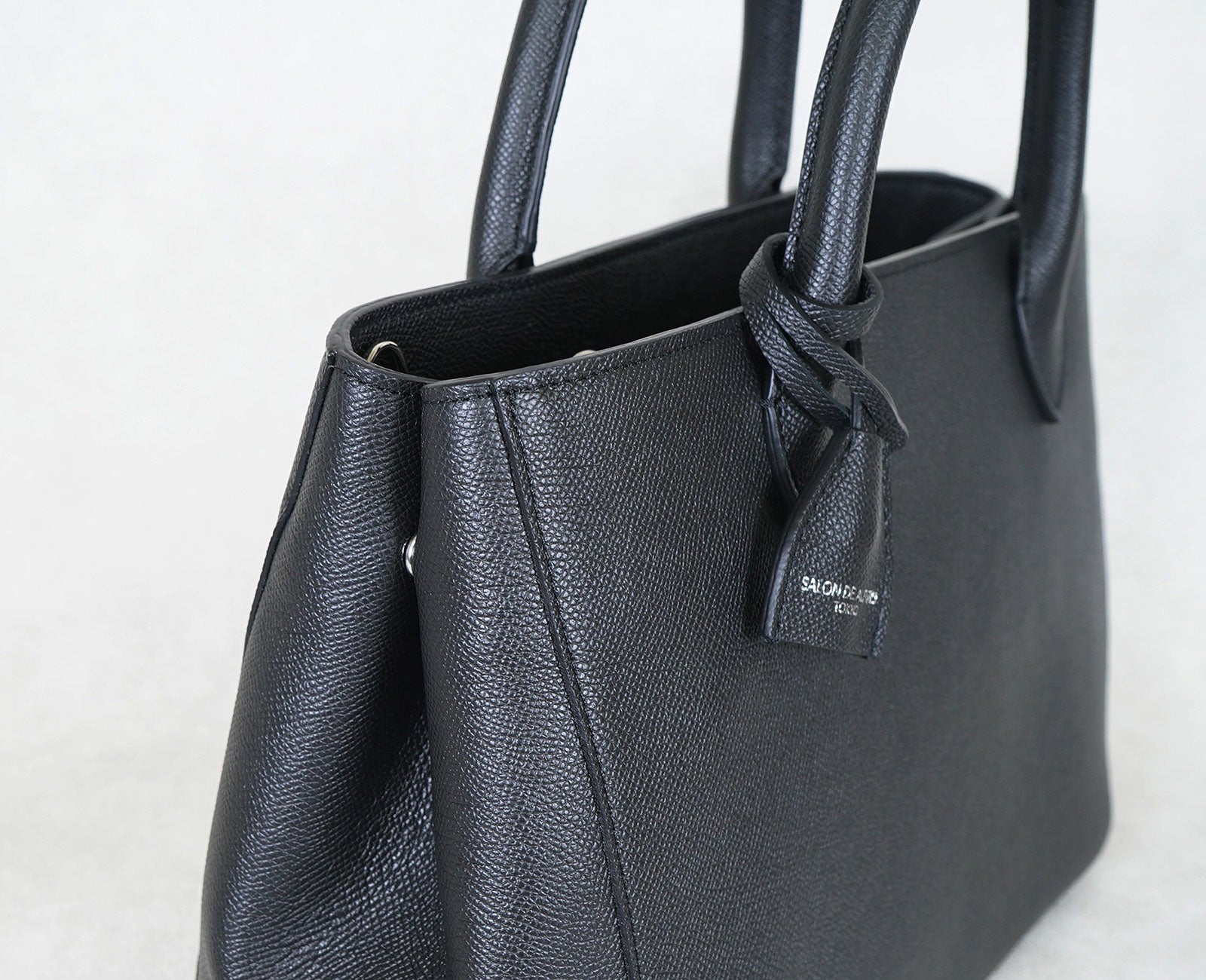 スナップボタンで簡単に留められます