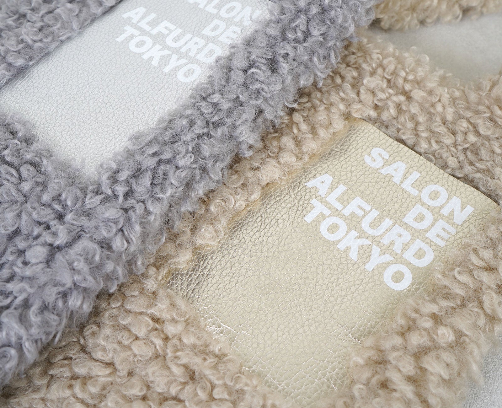 上品な輝きを放つメタリックカラーのイタリアンレザーを組み合わせて