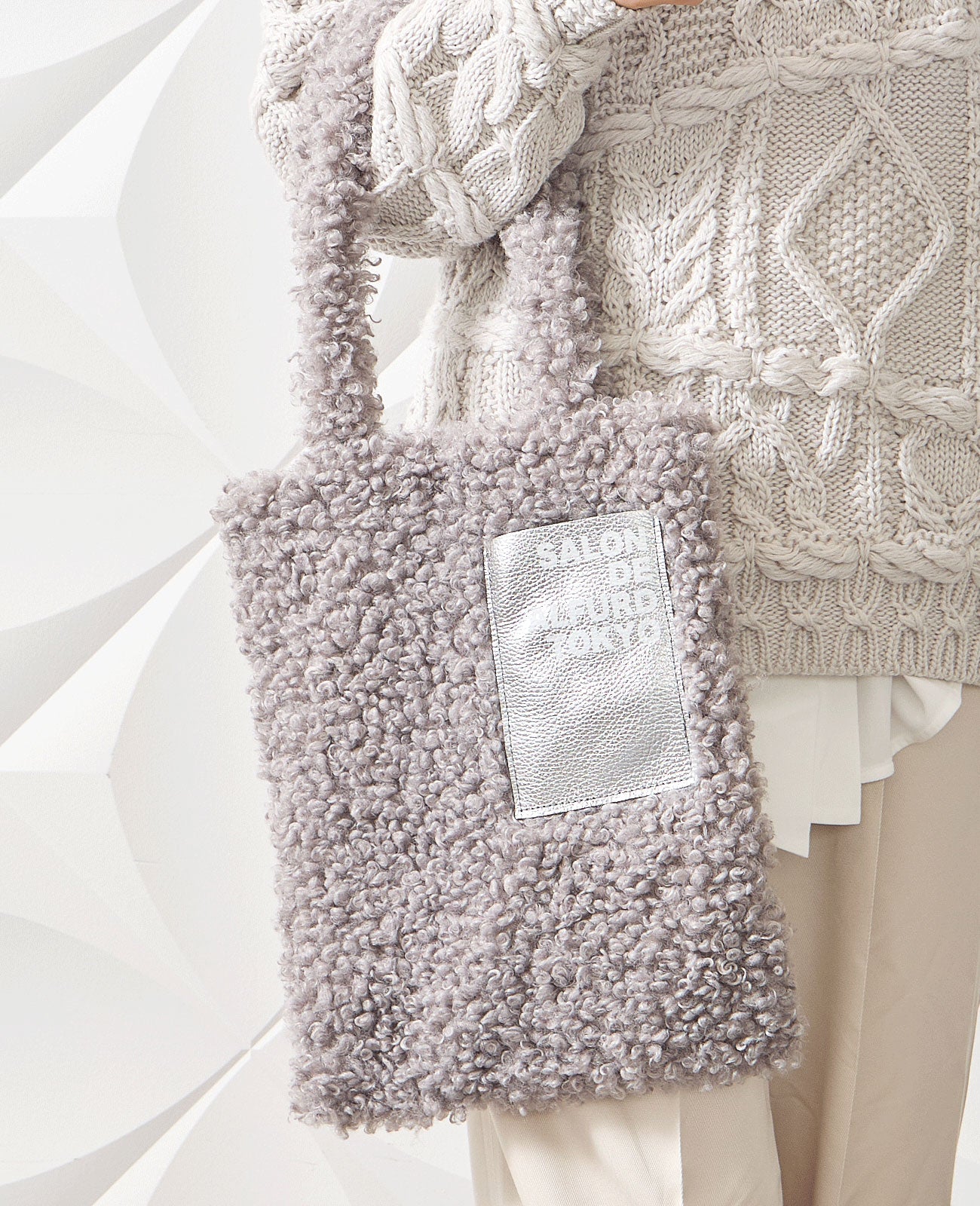 モデル着用カラー：グレイ