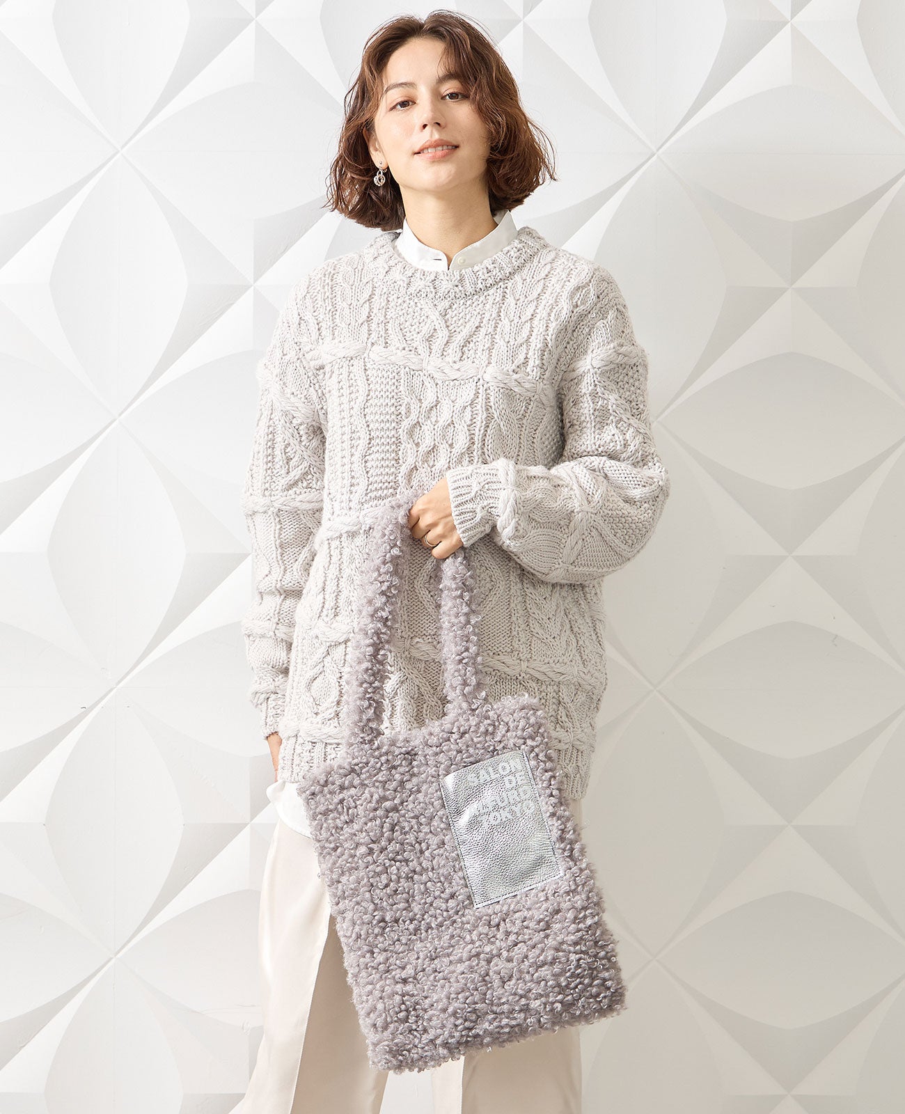 モデル着用カラー：グレイ