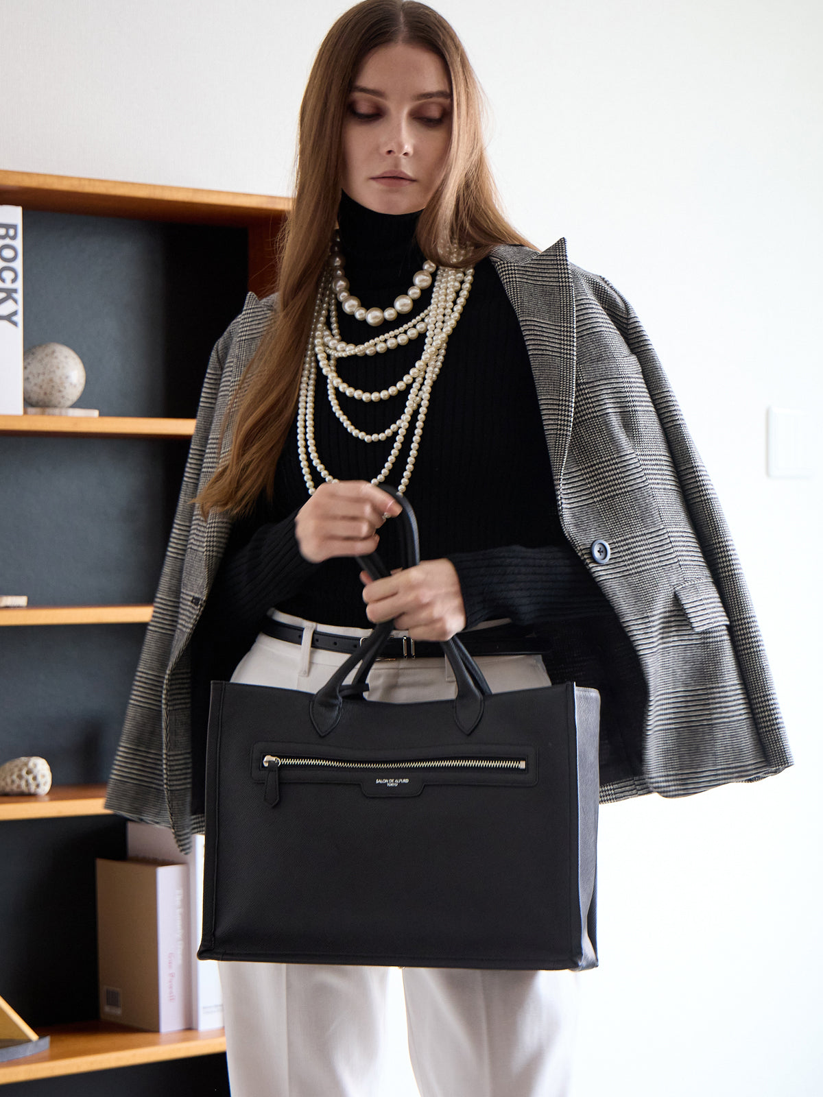 モデル着用カラー：ブラック