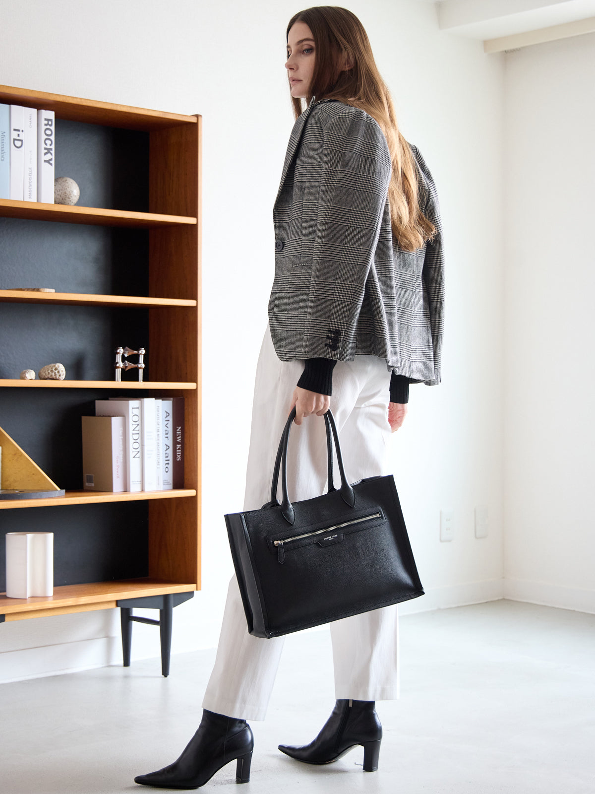 モデル着用カラー：ブラック