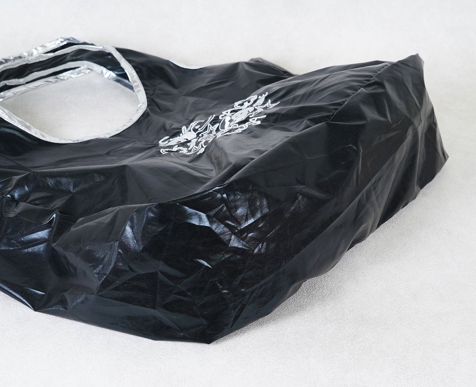 大容量を支える、頼れる底マチ