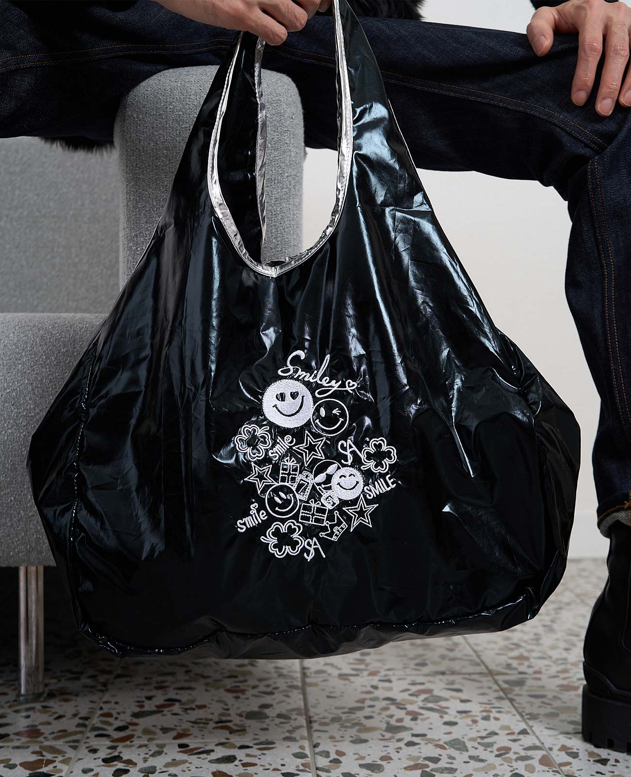 モデル着用：ブラック