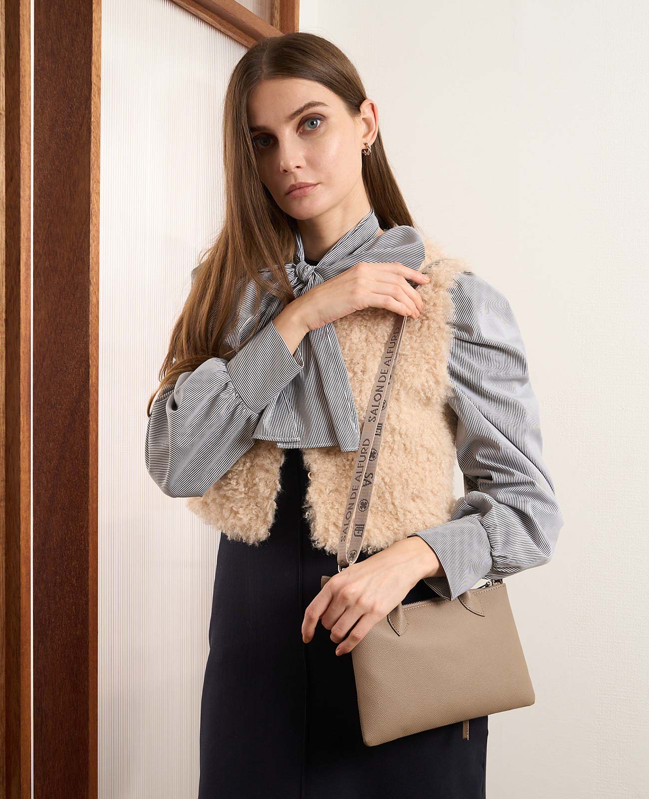 モデル着用カラー：ベージュ※バッグは別売です